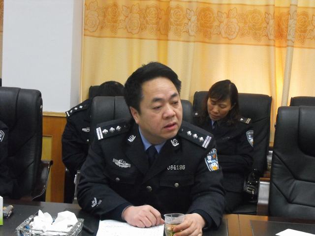 城步公安局召开中层骨干会部署“打盗抢保民安”专项行动及“形象建设年”活动(图2)