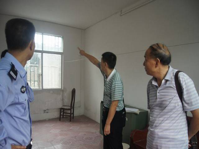市公安局治安支队副支队长胡志刚一行来城步公安局茅坪派出所检查指导工作(图3)