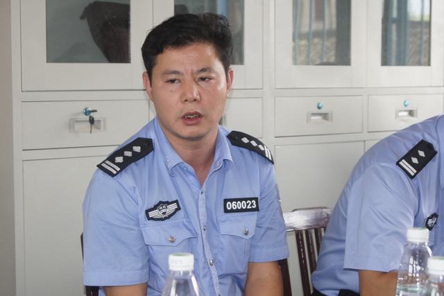 城步公安局政委徐怀友、副局长孟庆大一行出席西岩警民恳谈会(图2)