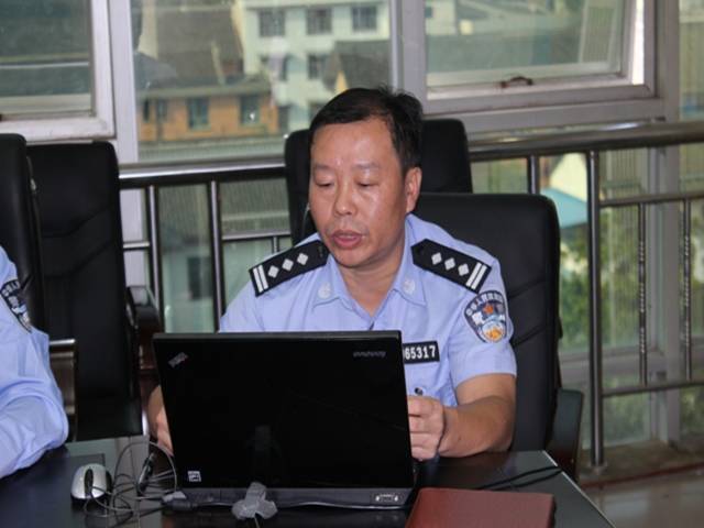 城步公安局对新进民警进行集体廉政谈话(图4)