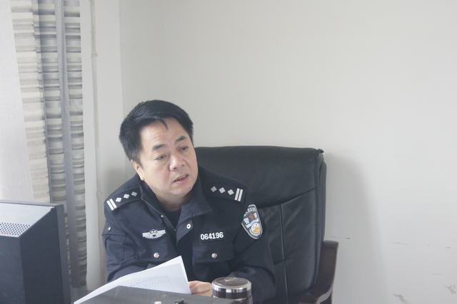 城步副县长、公安局长罗静一行到茅坪派出所督导绩效考核评估工作(图2)