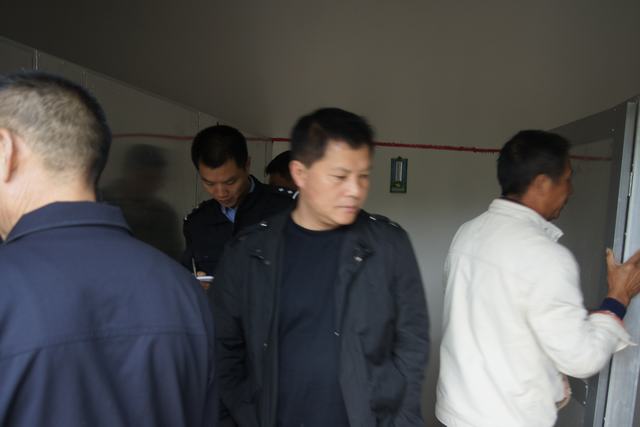 城步公安局茅坪派出所对辖区采石场进行安全大检查(图1)