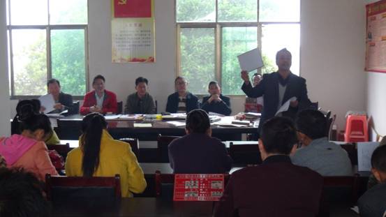 城步安全生产和环境保护局走访帮扶沙桥村贫困户(图1)