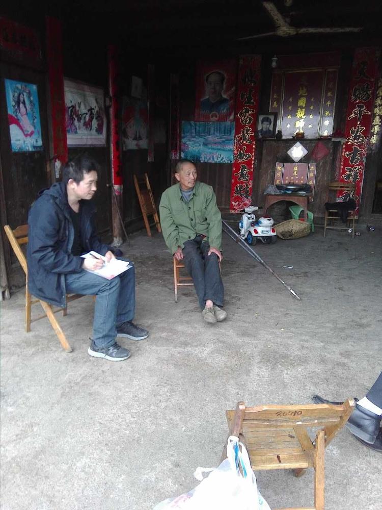 城步畜牧局进村入户听民意  联访帮贫困户(图1)