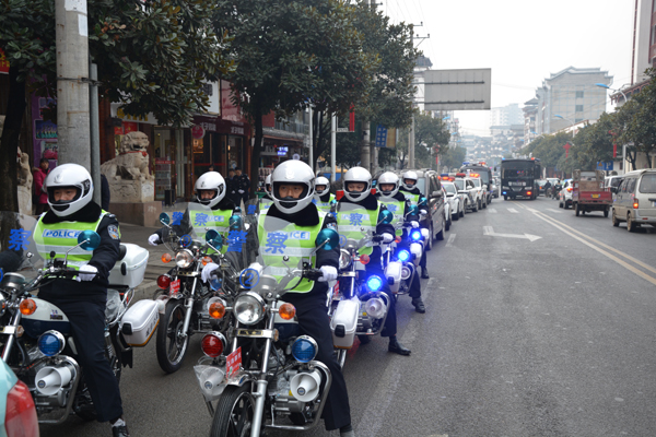 城步公安局隆重举行“屯警街面 动中备勤”启动仪式(图7)