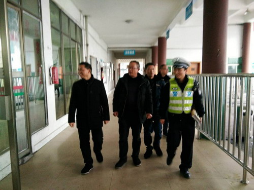 城步交警大队联合运管所深入湘运公司开展交通安全宣传(图3)