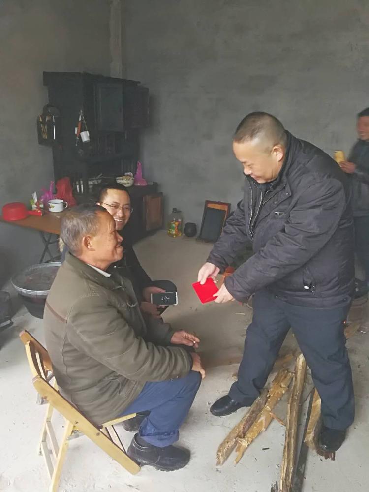 城步畜牧局新春大走访结对帮扶贫困户(图1)