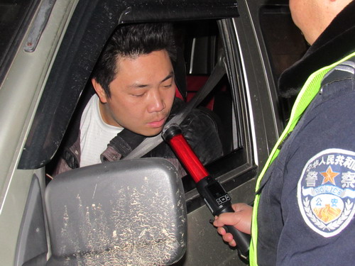 铁腕重拳抓整治  砥砺前行求实效 城步交警开展“冬春攻势”夜间整治行动(图3)