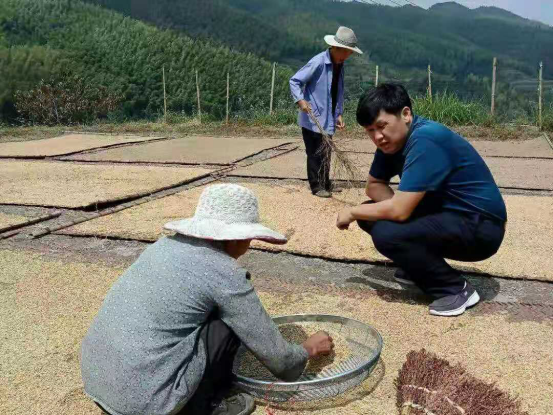 县教育局杨进德带头开展“三看三促”专题走访帮扶活动(图3)