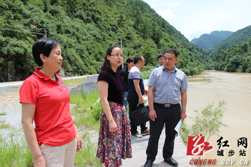 晏丽君督导城步星级旅游点和定点扶贫村灾后重建工作(图1)
