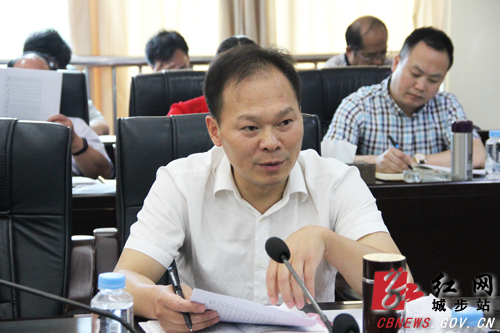 城步召开县委理论学习中心组第三次集中学习和县委常委2017年第15次（扩大）会议(图5)