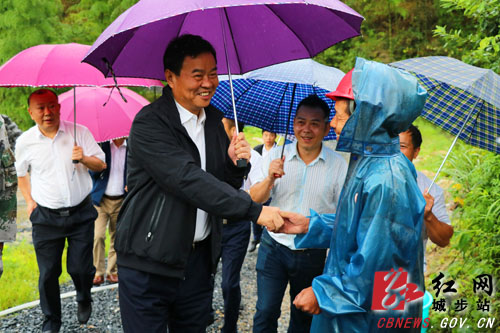何报翔深入城步调研脱贫攻坚和南山国家公园体制试点工作(图3)