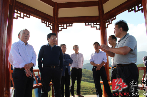 陈向群在城步调研湖南南山国家公园体制试点时强调坚持保护为先、管理为重、发展为要(图2)