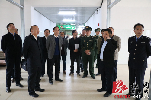 罗建南调研儒林综合大市场搬迁工作(图3)