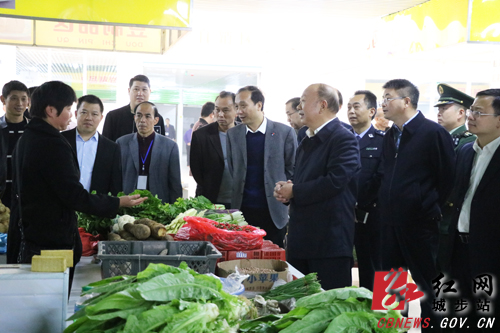 罗建南调研儒林综合大市场搬迁工作(图4)