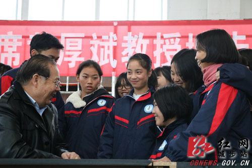 美籍华人教授黄厚斌深入城步义务助教(图3)