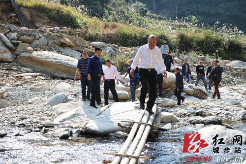 罗建南深入长安营镇宣讲党的十九大精神(图1)