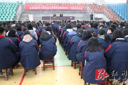 美籍华人教授黄厚斌深入城步义务助教(图1)
