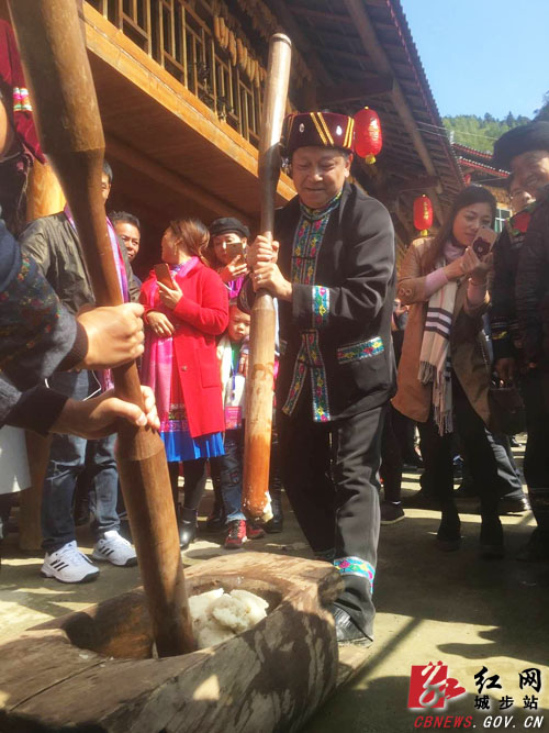 城步桂花村瑶族酒粑节醉游客(图3)