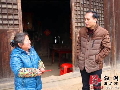 杨博理深入威溪儒林慰问困难群众(图3)