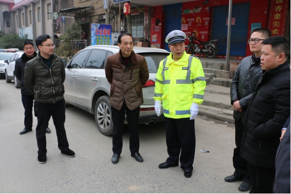 杨博理慰问春节期间坚守一线工作人员(图3)