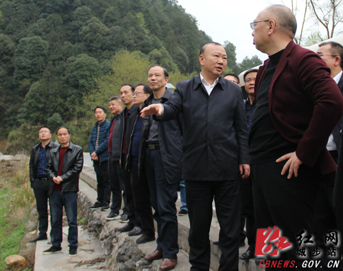 罗建南深入乡镇调研易地扶贫搬迁、生态移民、旅游扶贫等工作(图4)