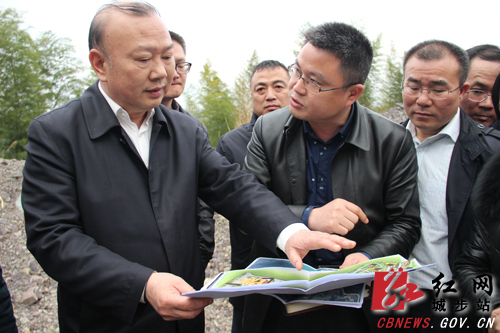 罗建南深入乡镇调研易地扶贫搬迁、生态移民、旅游扶贫等工作(图6)