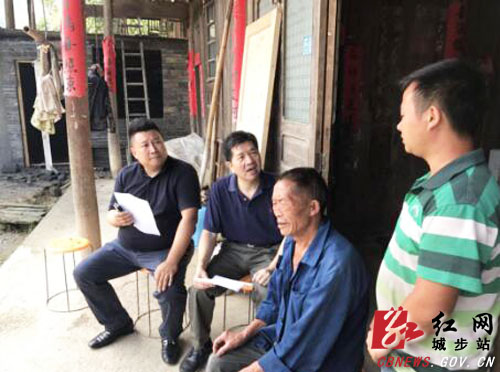 省商务厅领导赴新枧水村指导脱贫攻坚(图1)