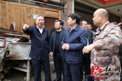 罗建南深入黄伞村调研指导脱贫攻坚工作(图2)
