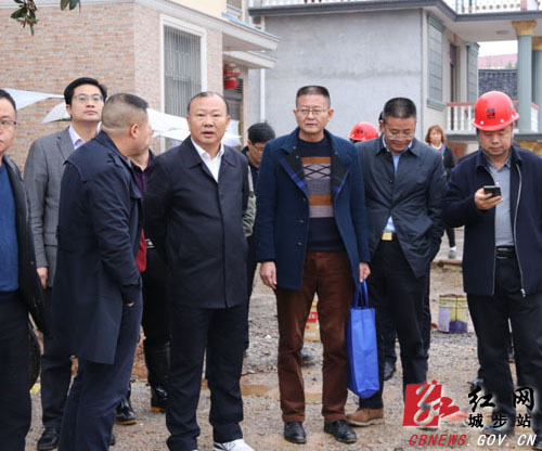 罗建南调研指导易地扶贫搬迁工作(图1)