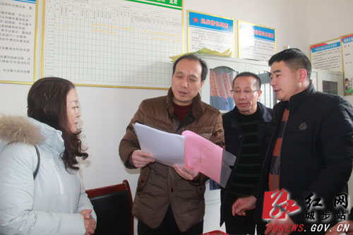 杨博理深入乡镇调研扶贫工作(图2)