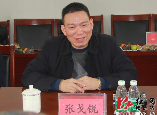 张戈锐春节前夕带队慰问驻城部队官兵(图2)