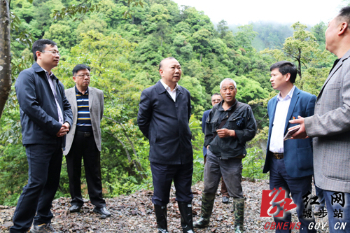 罗建南带头深入白毛坪镇领办省委巡视交办群众信访问题(图3)