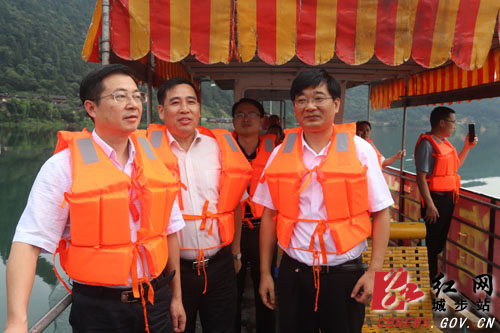 蔡典维深入城步开展河长巡查工作(图1)