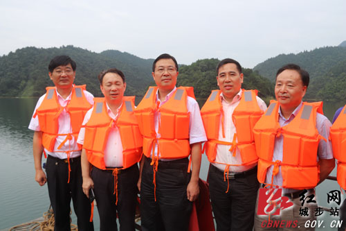 蔡典维深入城步开展河长巡查工作(图2)