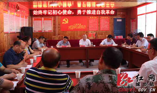 罗建南深入长安营镇开展“三同”活动(图5)