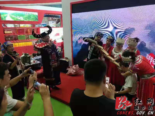 城步油茶和山歌在中国国际食餐会上放异彩(图1)