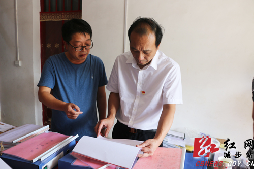杨博理督查乡镇脱贫攻坚工作(图2)