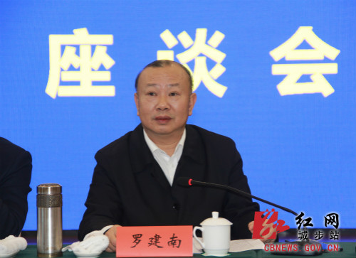 城步举行仪式欢迎“全国脱贫攻坚奋进奖”获得者杨淑亭载誉归来(图2)