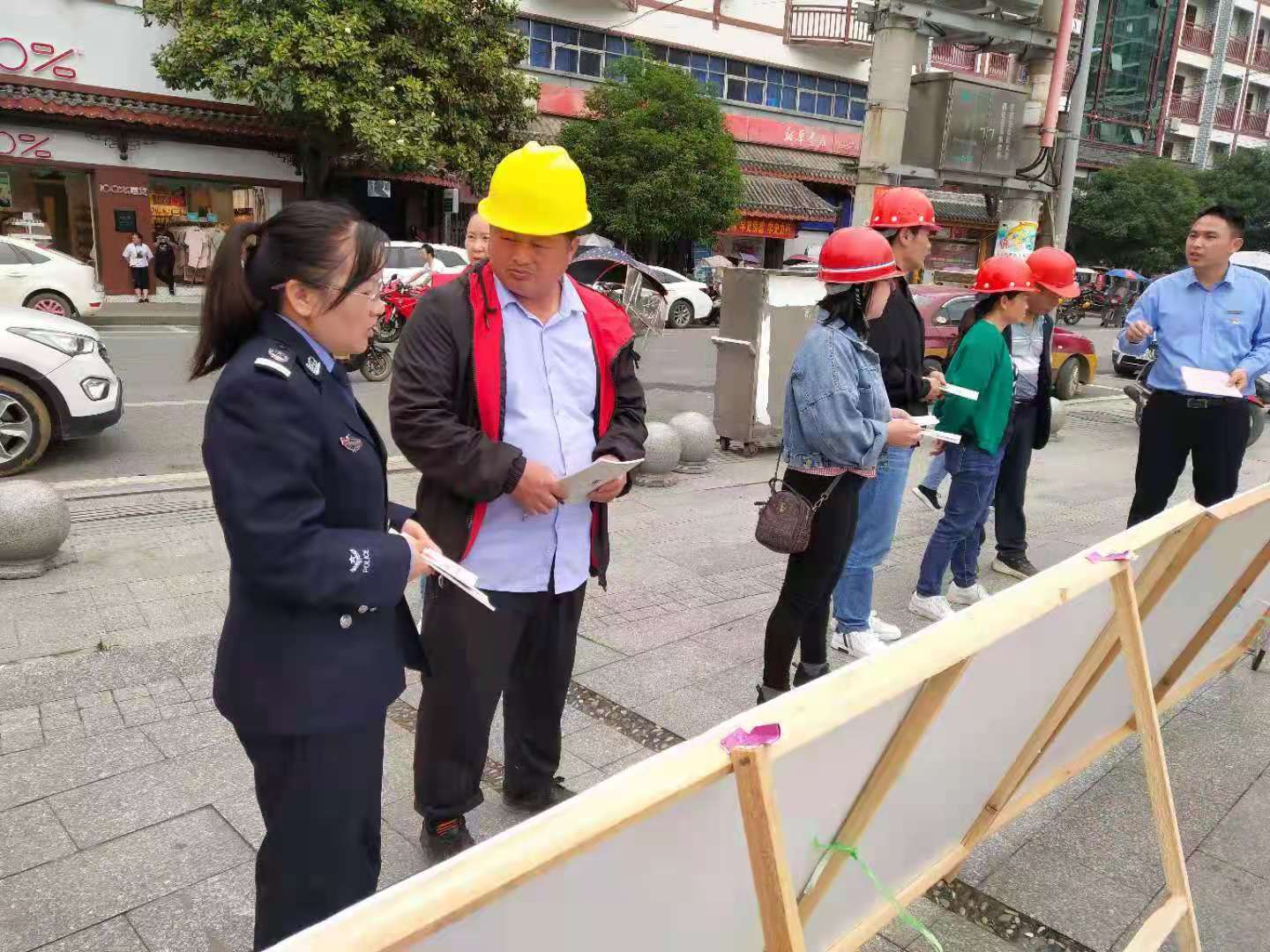 助力乡村振兴城步司法局开展法治宣传活动(图1)