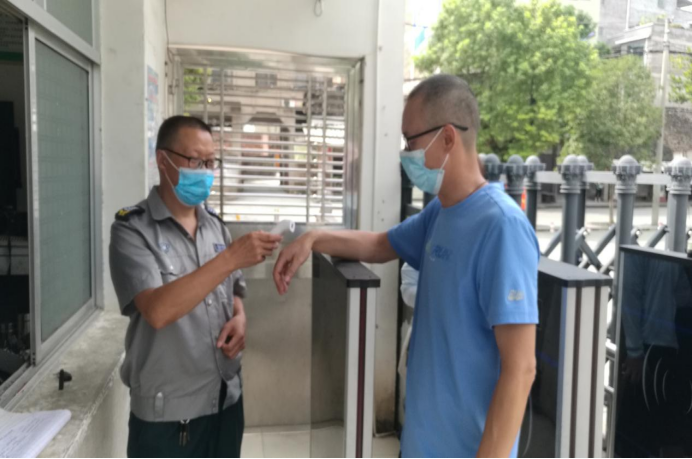 城步教育局严把疫情防控“进门第一关”(图4)
