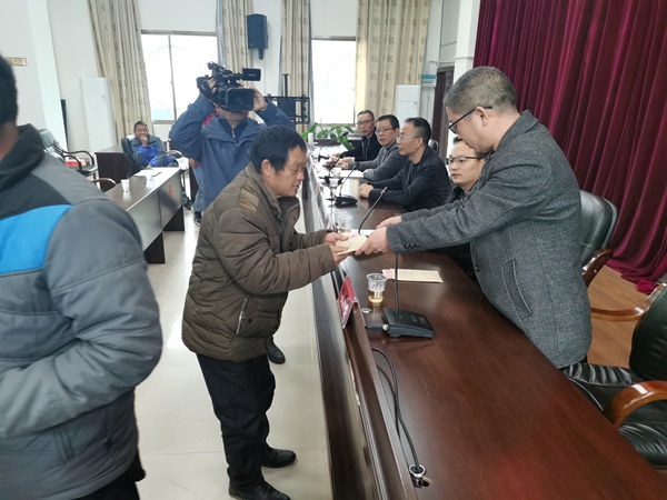 城步集中兑付农民工工资  维护农民工合法权益(图1)