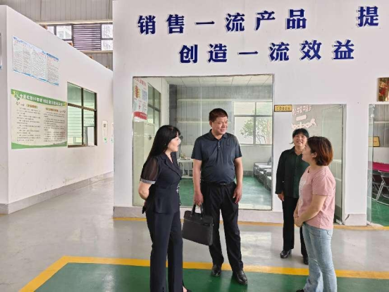 邵阳市总工会党组成员、副主席申琼豪一行赴城步调研财务资产和权益保障工作(图2)