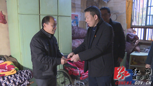 张戈锐到儒林镇开展春节前走访慰问活动(图1)