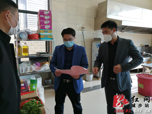 马文高督查企业疫情防控和复工复产工作(图1)