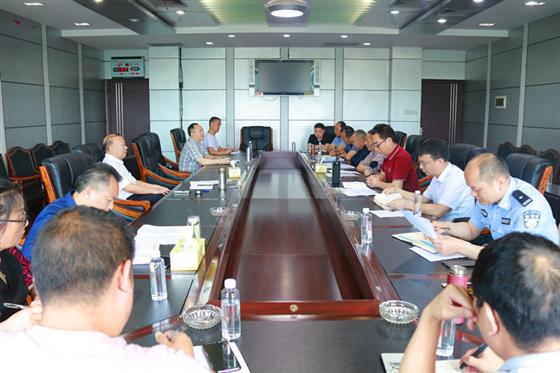 罗建南主持召开新儒林农贸市场遗留问题处理工作调度会(图2)