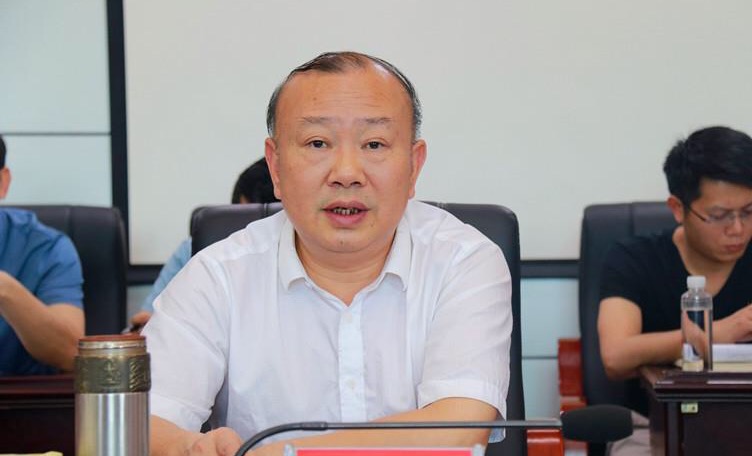罗建南主持召开全县经济指标和重点项目建设工作调度会(图1)