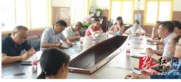 刘晨旭调研县人民医院工作