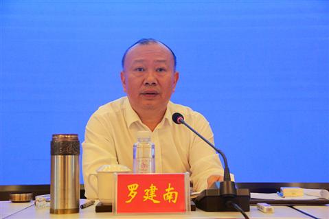 城步召开全县脱贫攻坚问题整改工作紧急会议(图1)