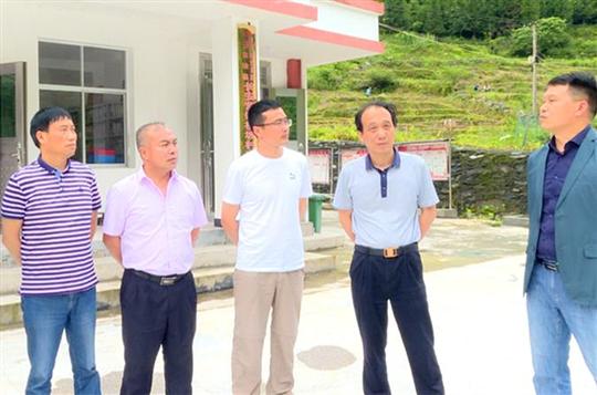 杨博理督导长安营脱贫攻坚和产业发展工作(图1)
